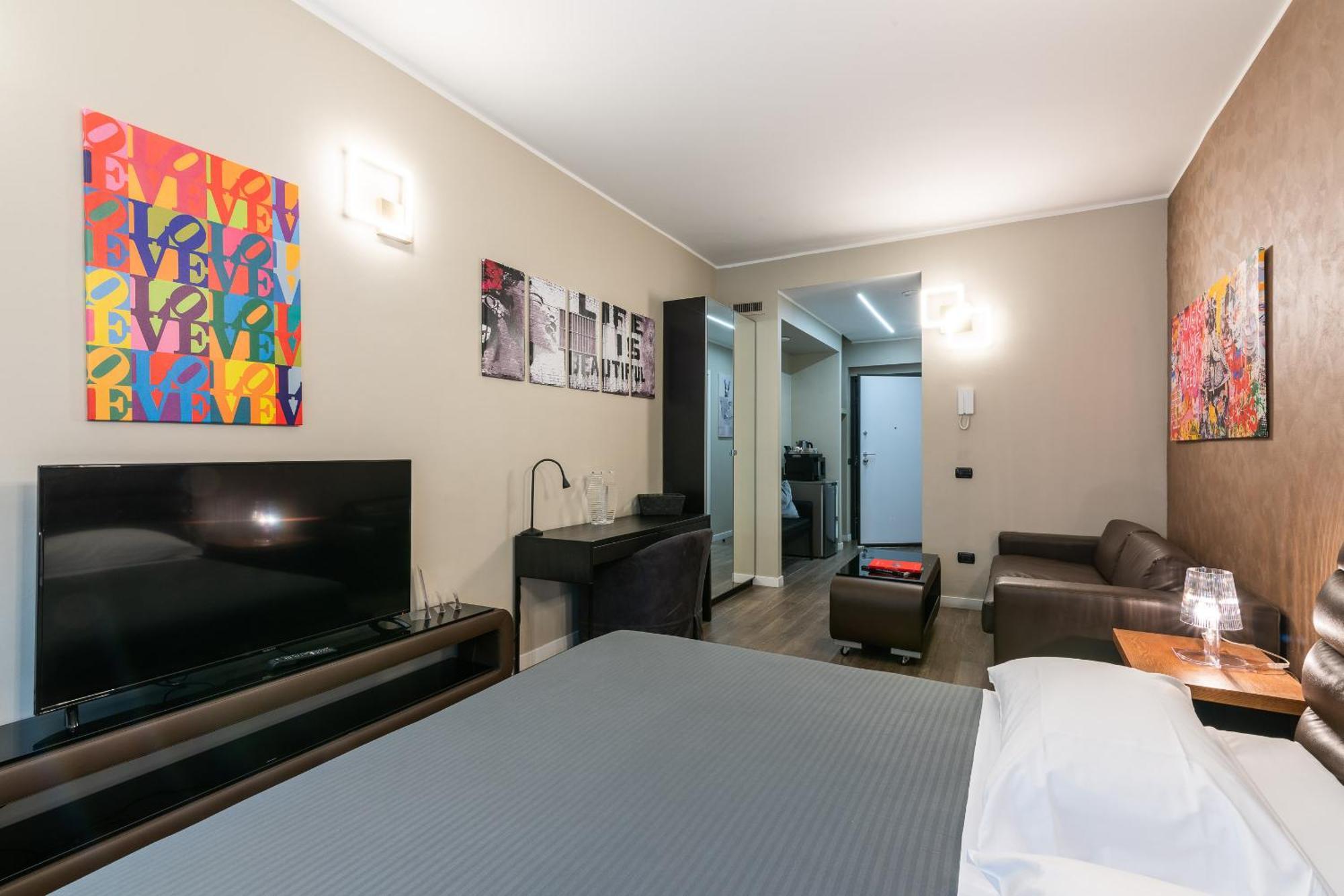 Double L Luxury Suite Мілан Екстер'єр фото