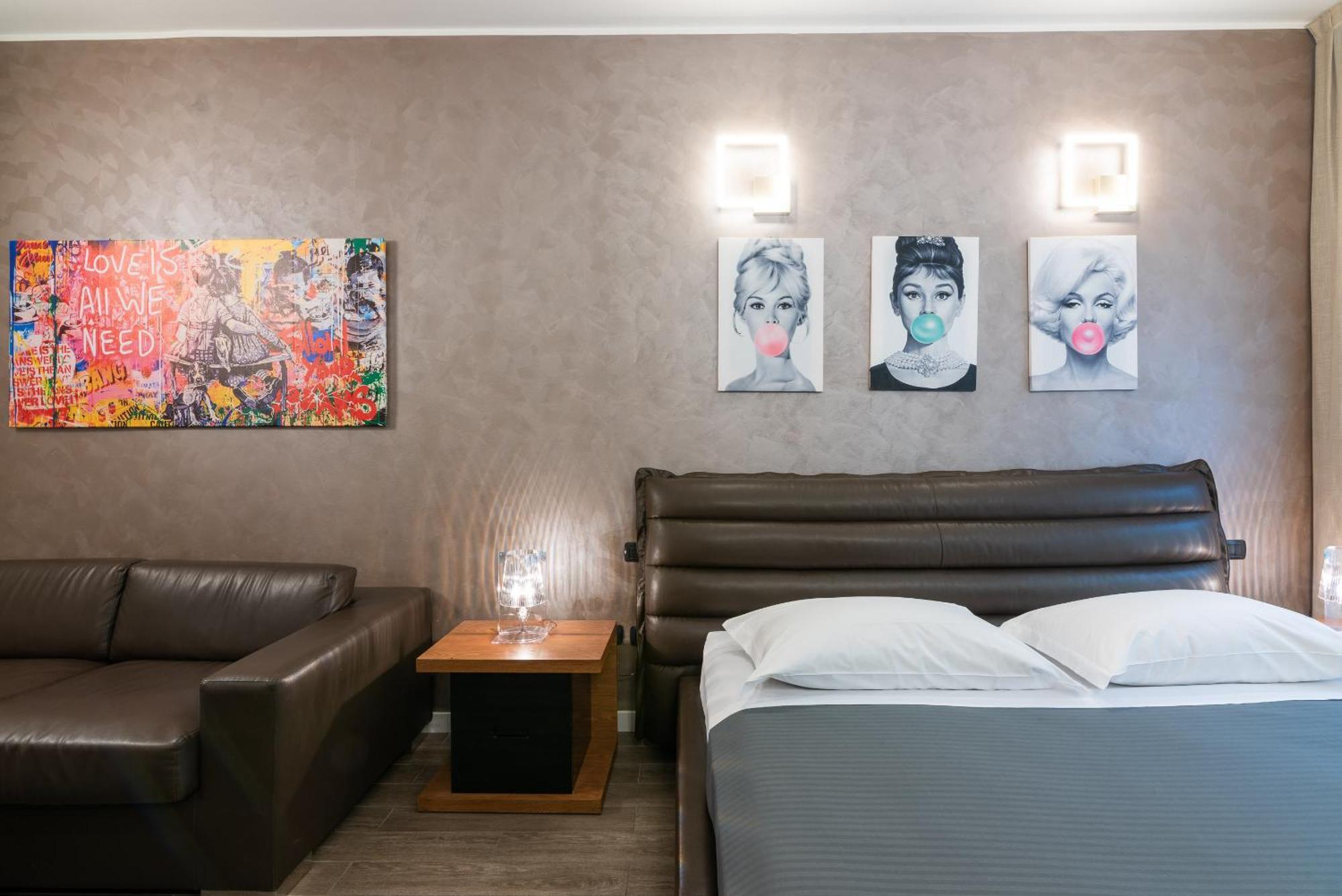 Double L Luxury Suite Мілан Екстер'єр фото