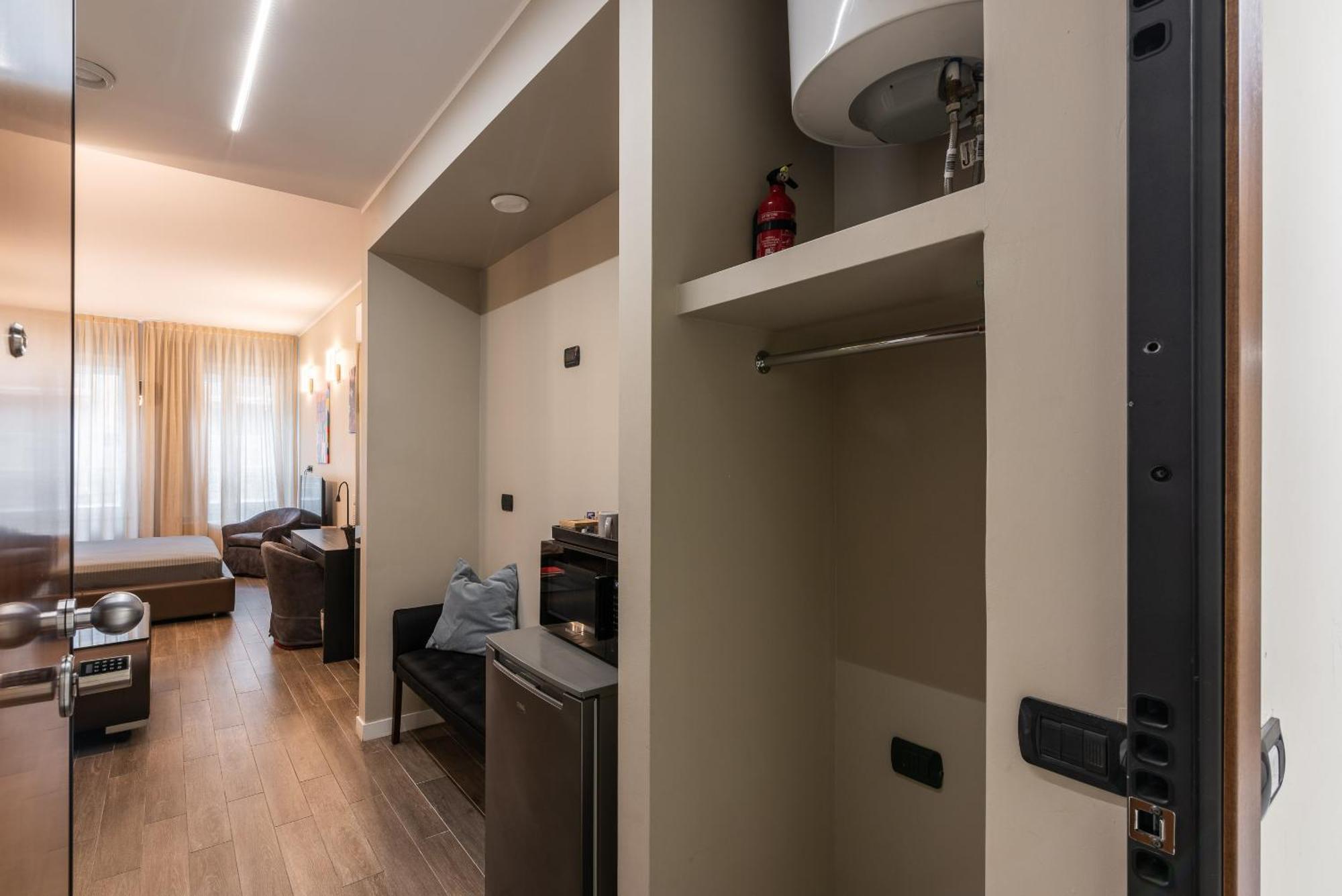 Double L Luxury Suite Мілан Екстер'єр фото
