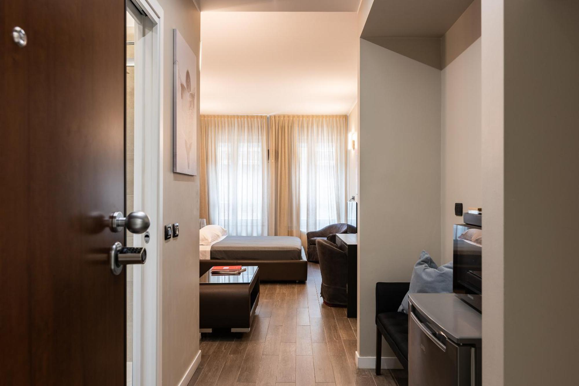 Double L Luxury Suite Мілан Екстер'єр фото