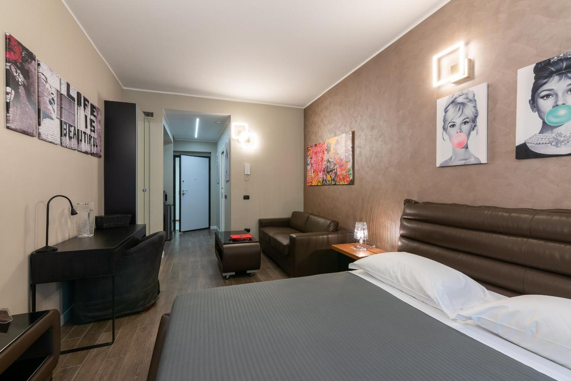 Double L Luxury Suite Мілан Екстер'єр фото